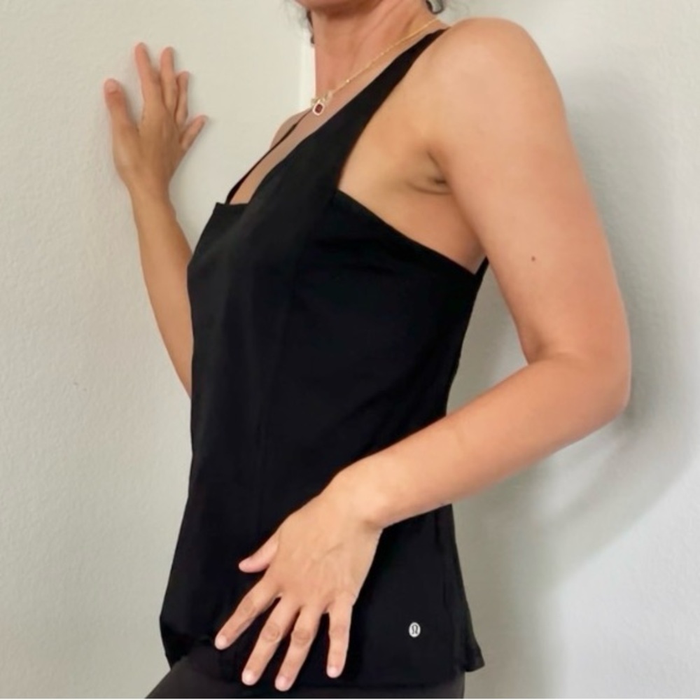 Lululemon - Picture 5 of 6